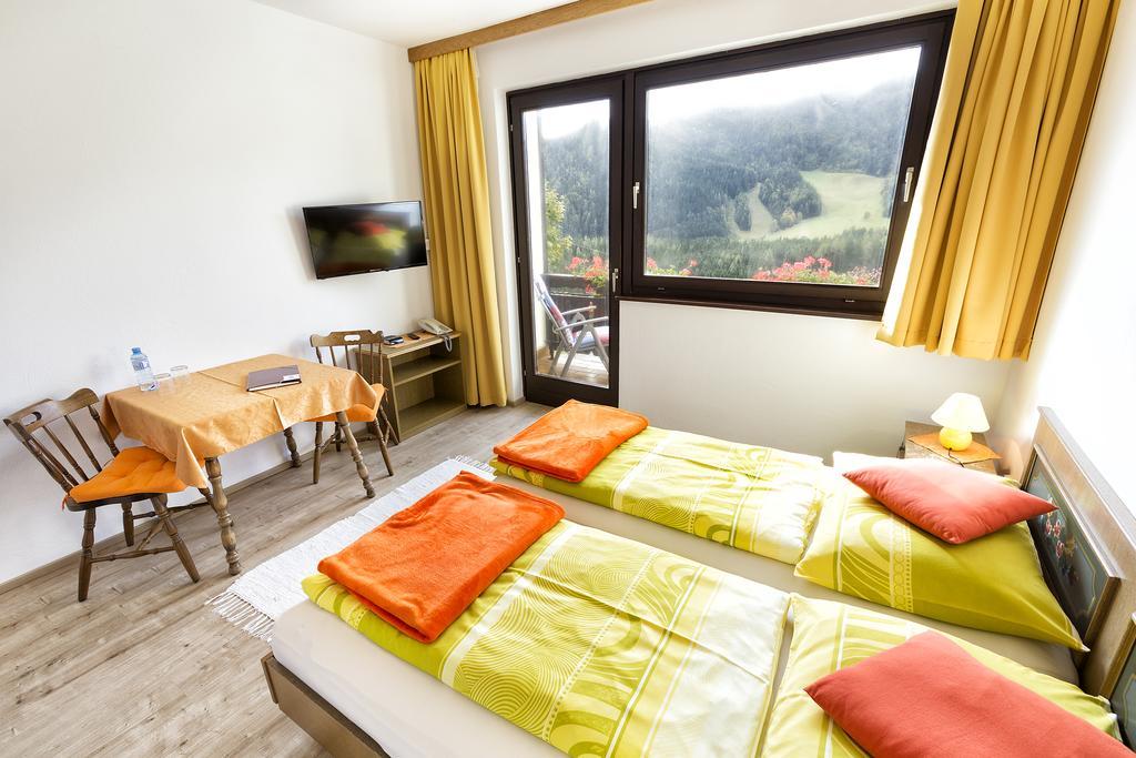 Bed&Breakfast Lausegger Ferlach Szoba fotó